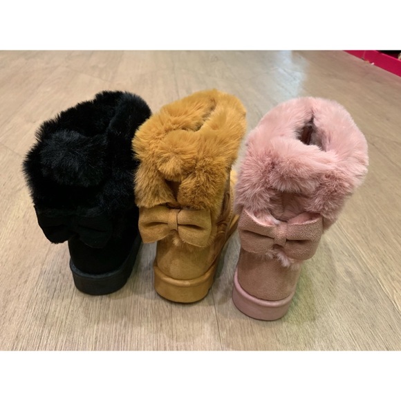 Faux Fur Tan Ankle Ugg Like Bow Boots - Picture 4 of 5